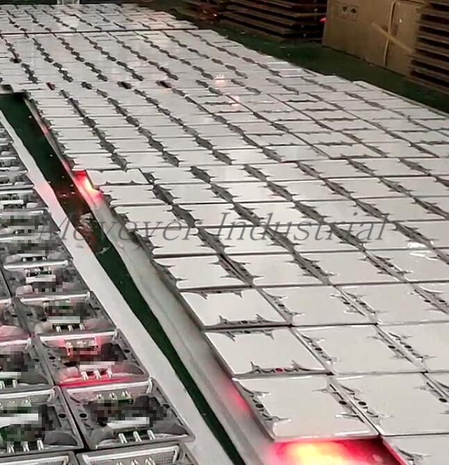 Resist compression up to 30Ton solar pavement marker / road blocker(图1)